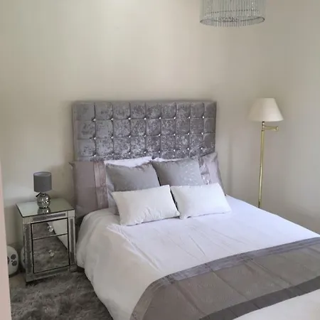 Fascinating & Luxurious Golf,mountain & Garden View Porto Banus Holiday home Marbella