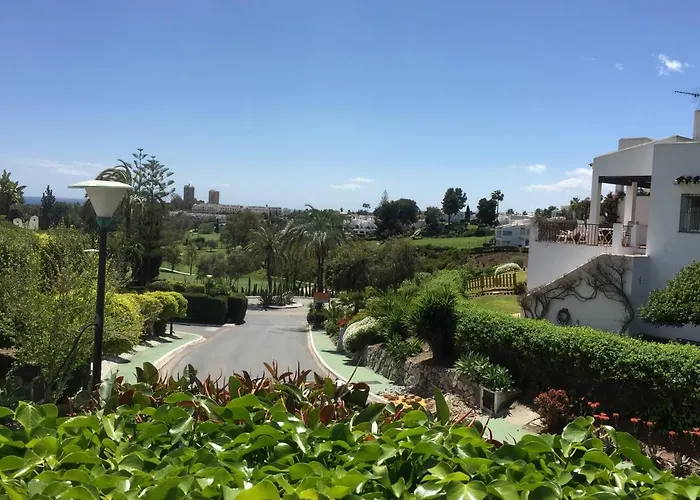 Сasa de vacaciones Fascinating & Luxurious Golf,mountain & Garden View Porto Banus Marbella
